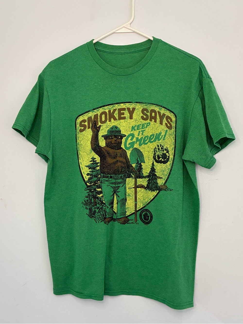 Vintage Smokey Says Be Green! Graphic T‑Shirt Green